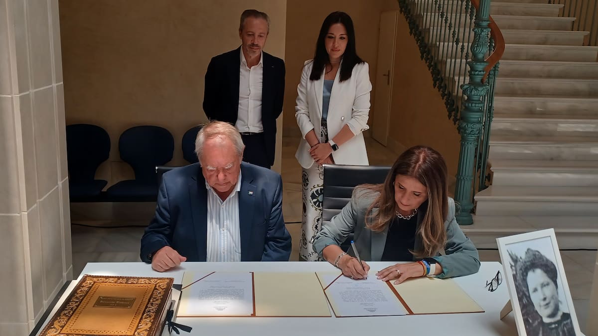 Cesión de legado documental de Thomas Kidd al Archivo Histórico Municipal.