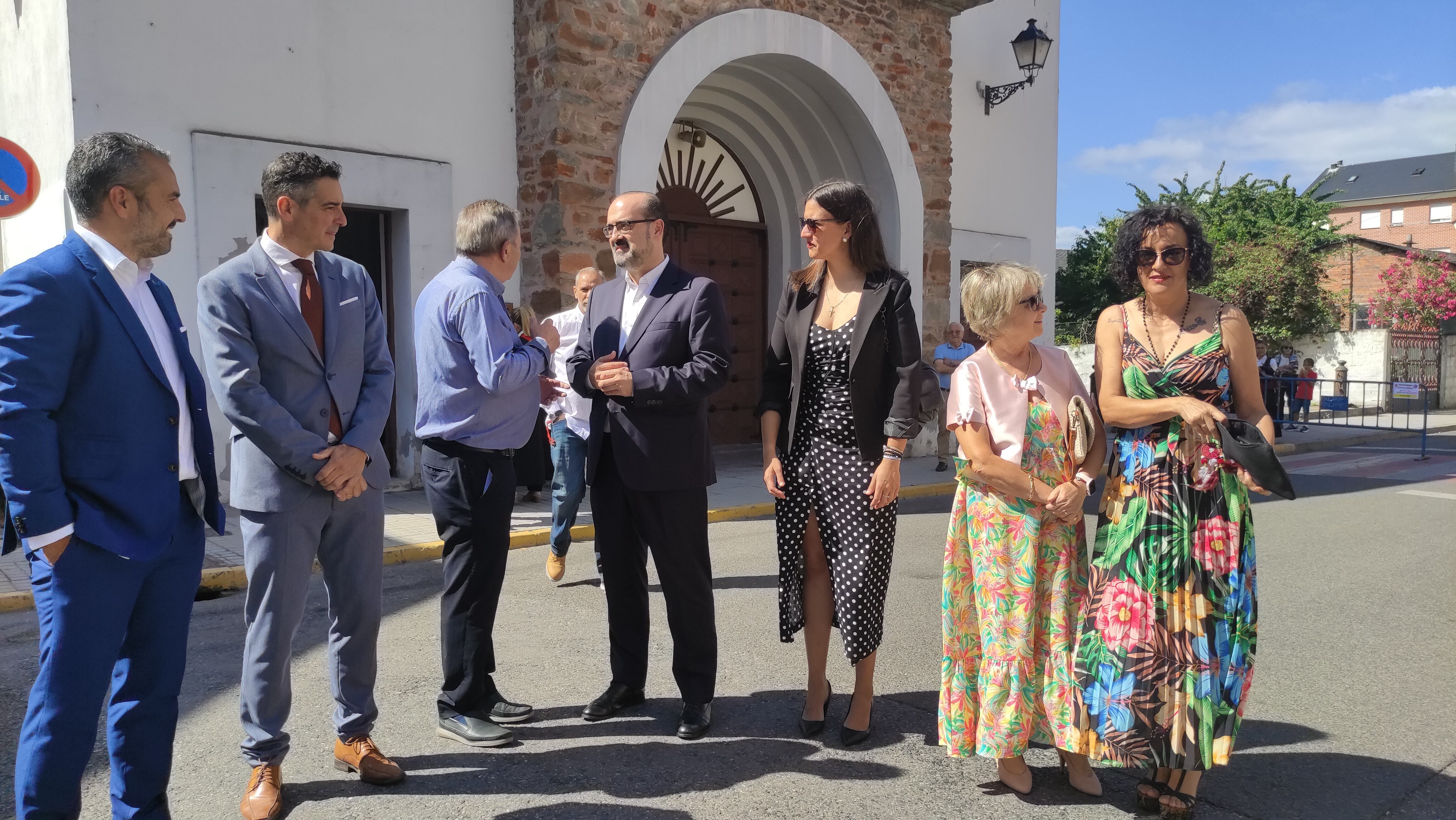 El alcalde y miembros del equipo de gobierno en Flores del Sil