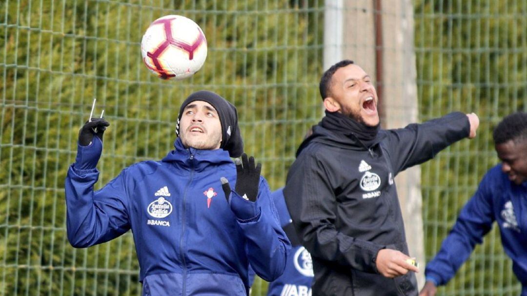 Maxi Gómez realiza un ejercicio durante entrenamiento en A Madroa