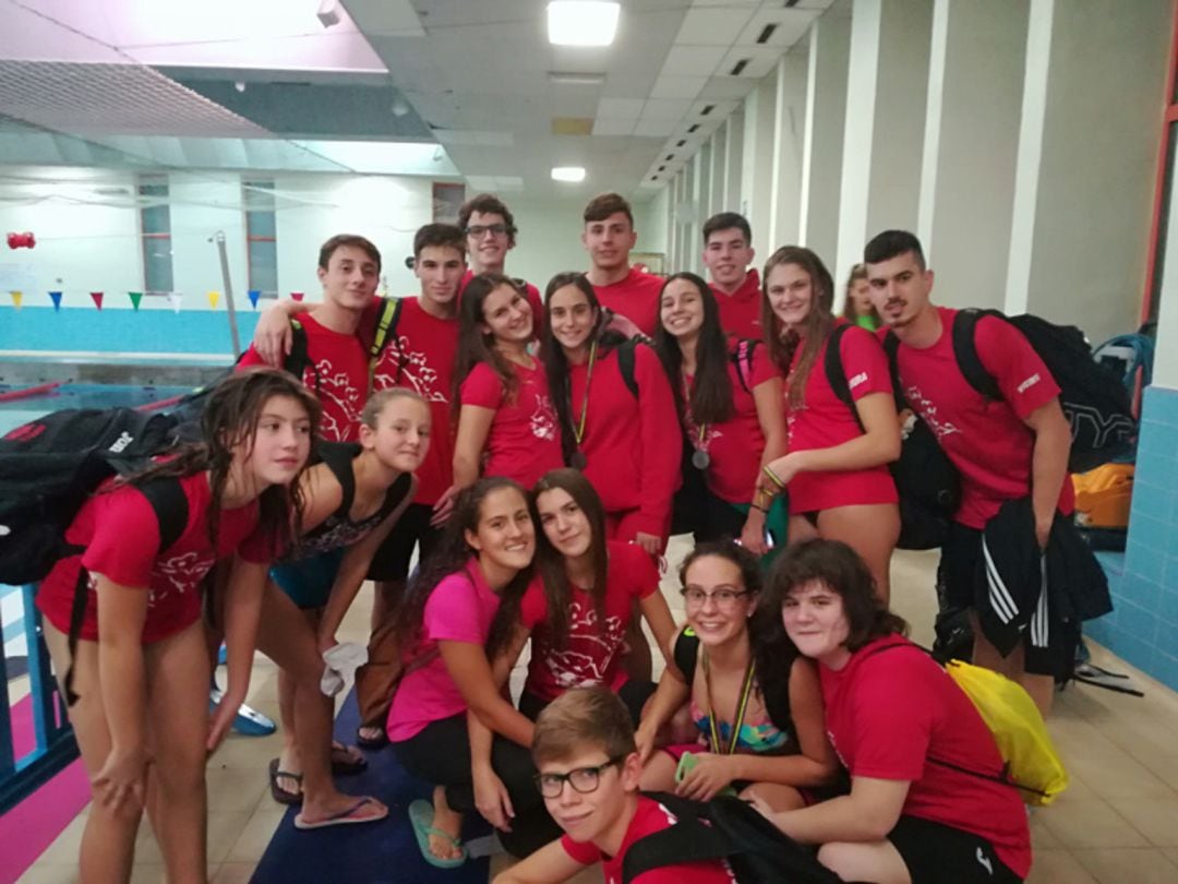 Los nadadores del Centro Excursionista Eldense han comenzado con fuerza