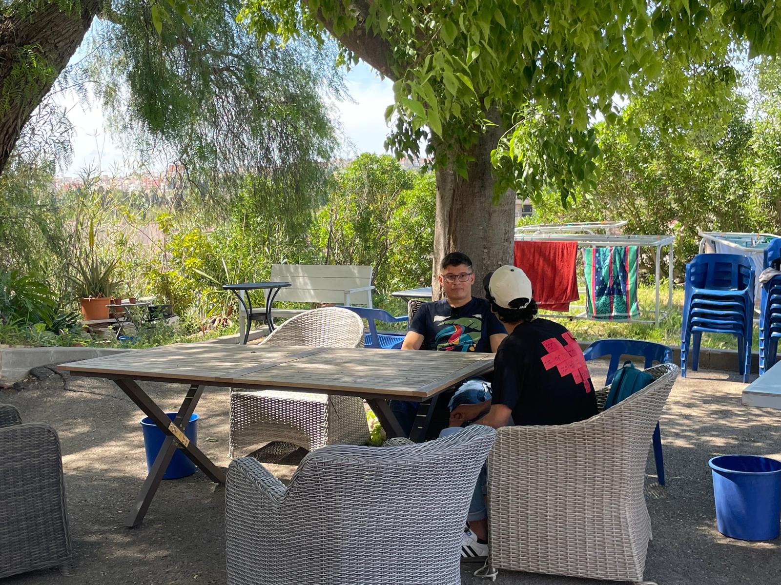 Residentes de Es Refugi en las instalaciones