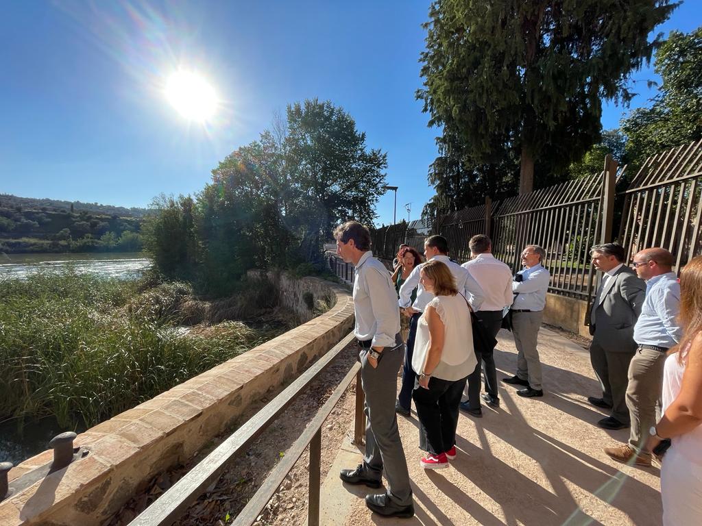 Visita a las obras del tramo de la senda ecológica que ya ha sido acondicionado por el Ayuntamiento