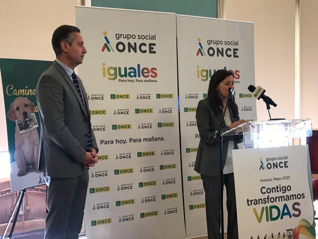 José Luis Catalán y Raquel Pérez, responsables de la ONCE en Aragón, presentando la Semana de la ONCE