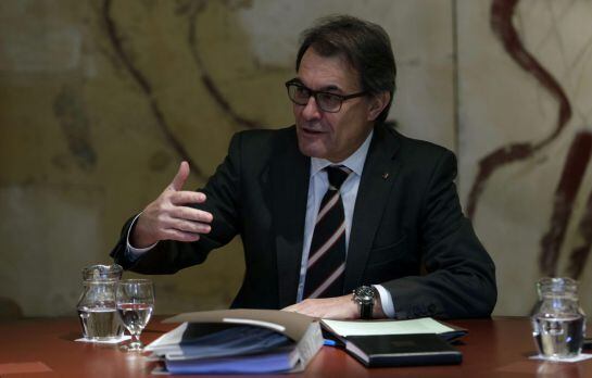 GRA039. BARCELONA, 30/12/2014.- El presidente de la Generalitat, Artur Mas, hoy durante su intervención en la reunión semanal del gobierno catalán, la última de este año. EFE/Alberto Estévez