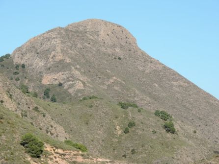 Pico del Talayón en la Sierra de la Almenara.