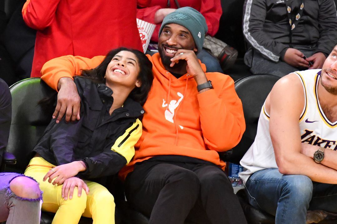 Kobe y Gianna Bryant durante un partido contra los Dallas Mavericks en el Staples Center. 