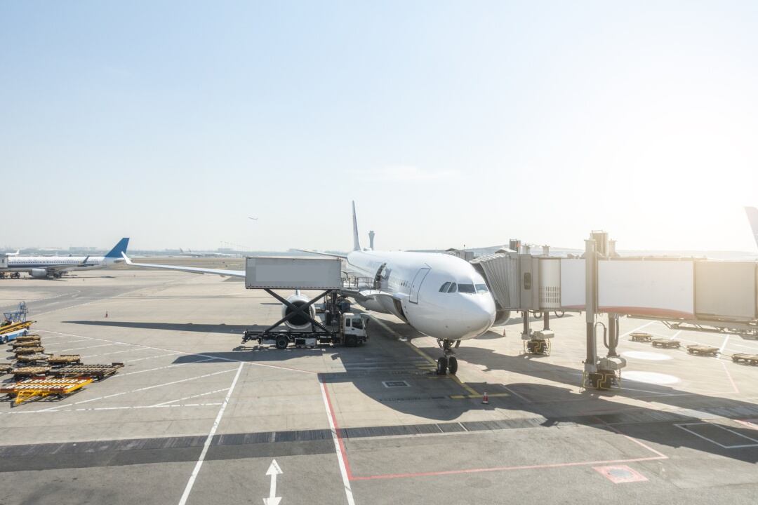 Las compañías aéreas deben devolver el importe u ofrecer bonos que satisfagan a los clientes