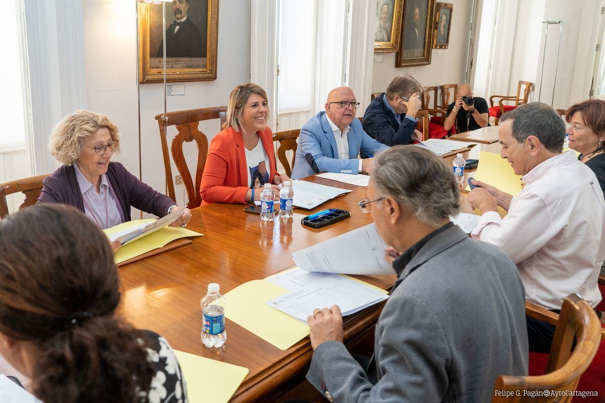 Reunión de la Fundación Rifa Benéfica Casa del Niño