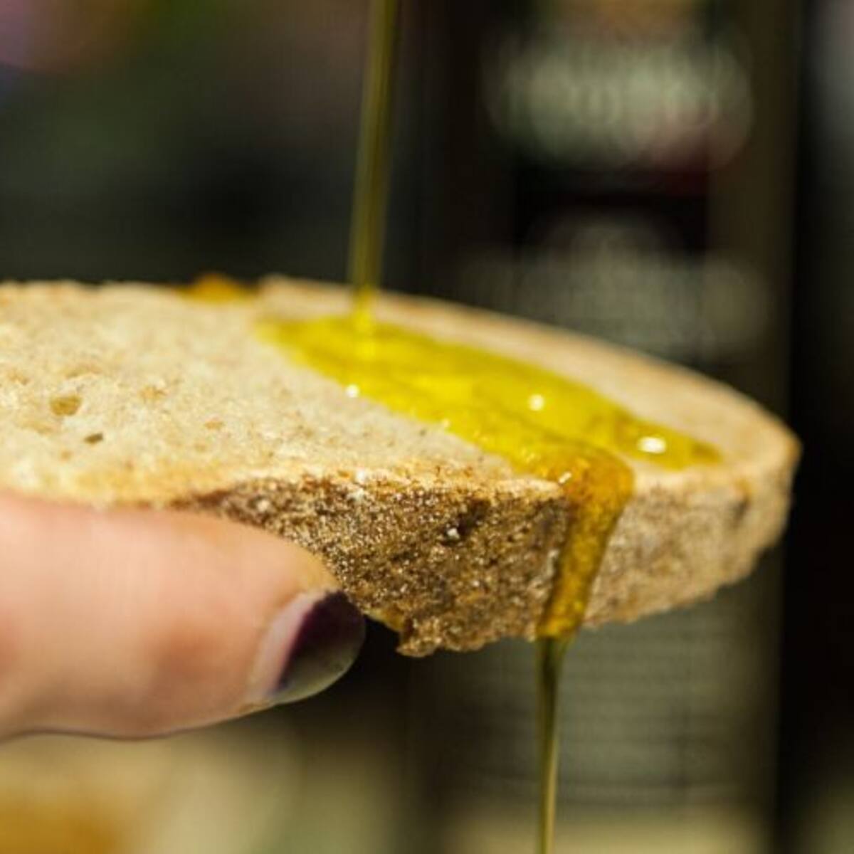 Más de 1.700 escolares recibirán hoyos de pan con AOVE de cosecha temprana en Torredonjimeno