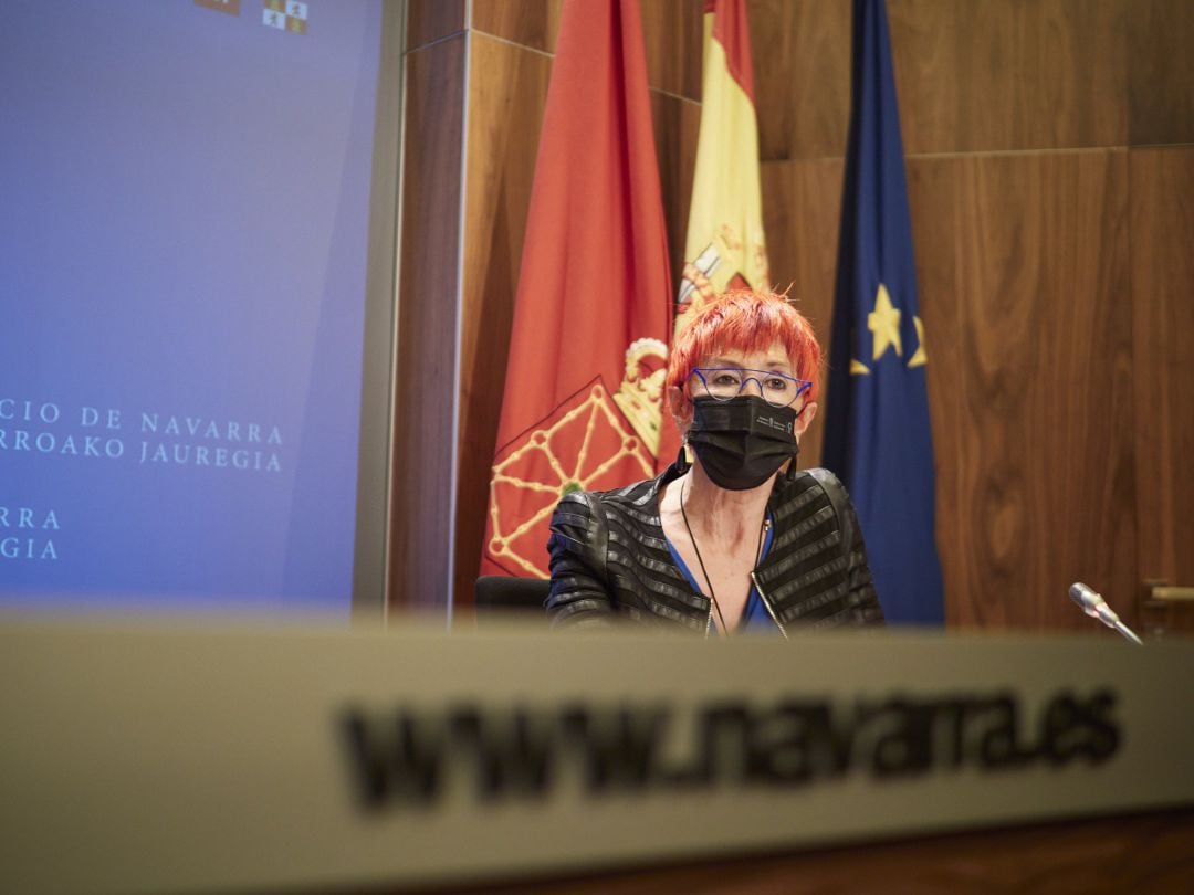 La consejera de Salud del Gobierno de Navarra, Santos Induráin, en una rueda de prensa.