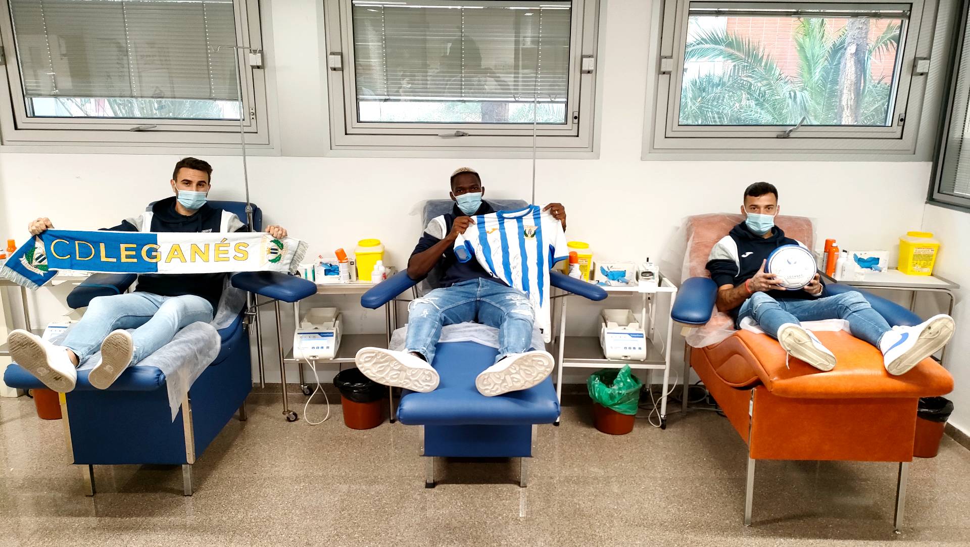 Varios jugadores del CD Leganés han participado en una donación de sangre en el Hospital Severo Ochoa