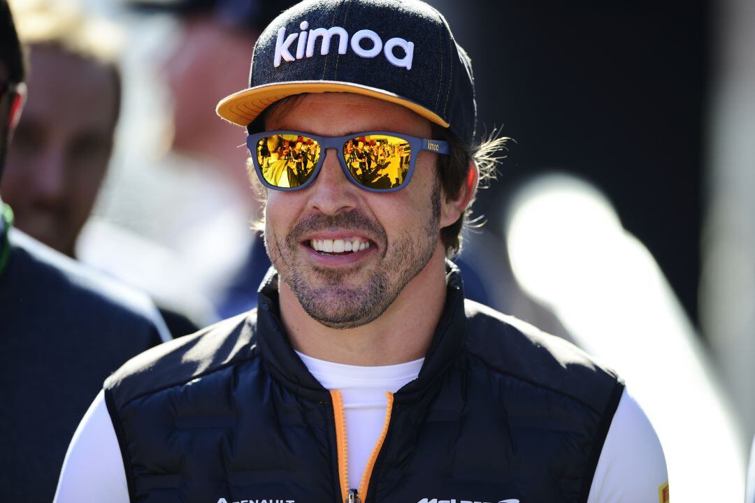 Fernando Alonso, sonriente, durante los últimos test de F1