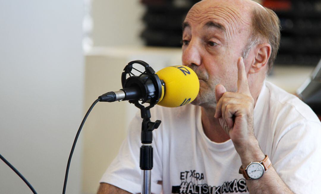 El actor Ramón Agirre, durante la entrevista.