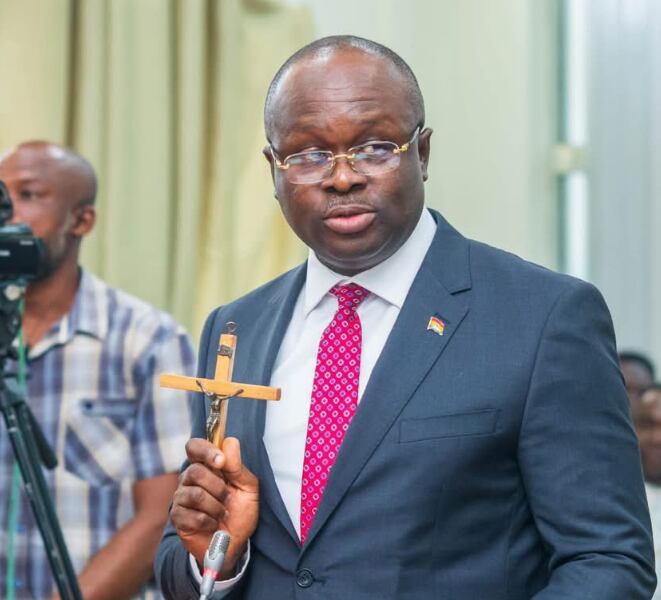 Omane Boamah, ministro de defensa de Ghana