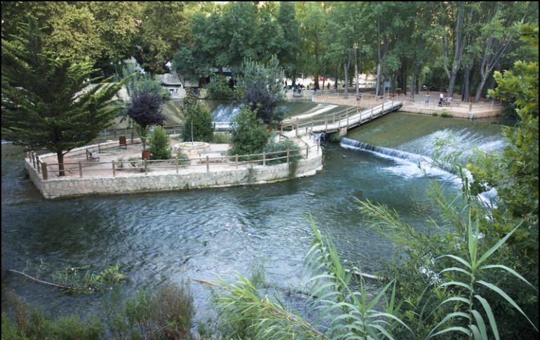 Río Júcar a su paso por el municipio de Alcalá del Júcar