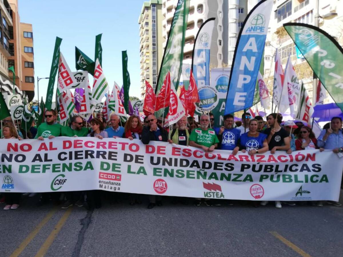 La huelga en la enseñanza deja vacías las aulas en infantil y secundaria