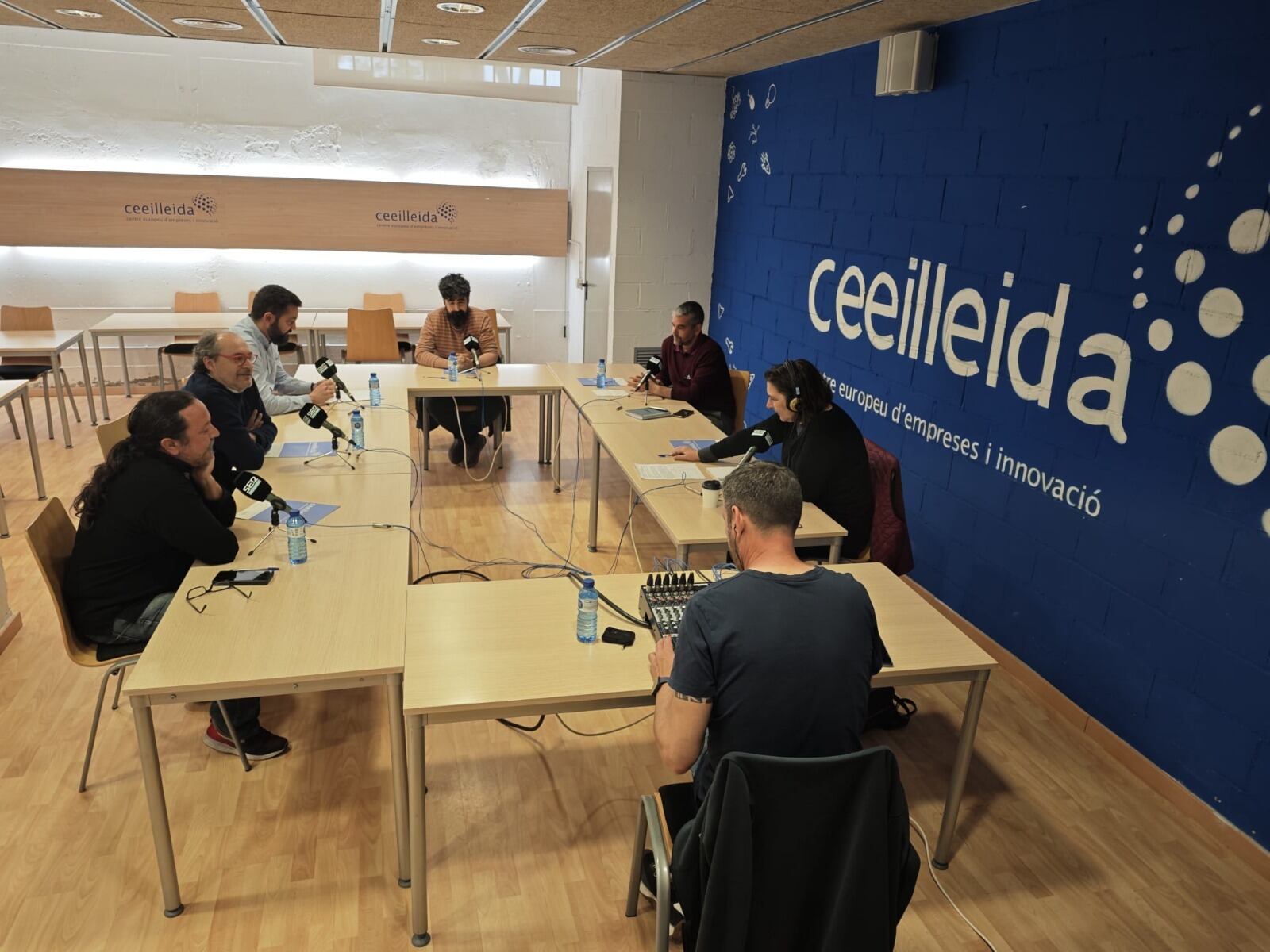 D'esquerra a dreta, representants d'Einor (Javier Chacón Bonilla i Xavier Rosell Juvillà; Rescluster (Gerard Aullé i Pau Gairí) i de Pira Technology (José Luís Torné).