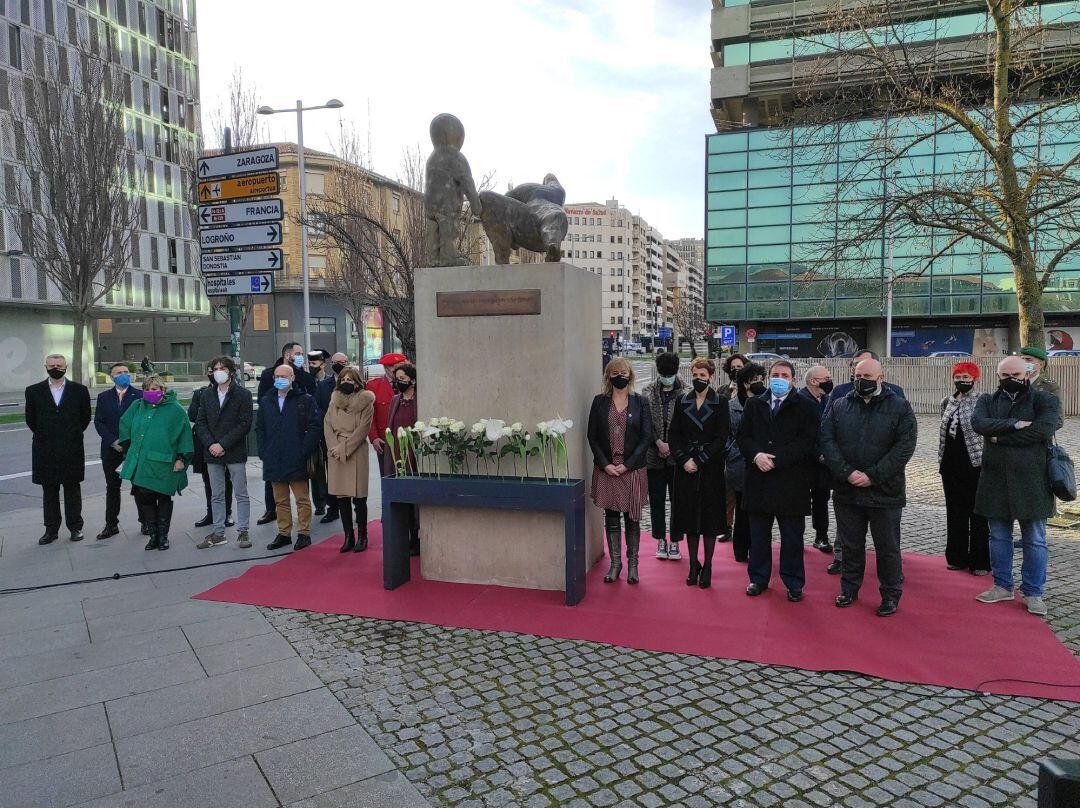 Las instituciones navarras participan en Pamplona en un acto con motivo del Día Europeo de las Víctimas del Terrorismo.