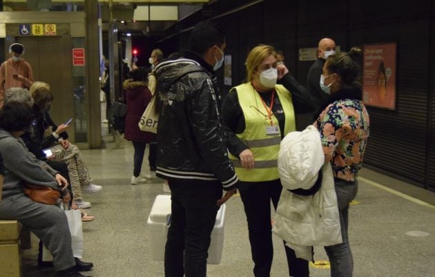 Nuevos agentes de estación que están reforzando las tareas COVID