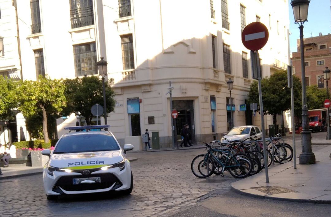 Vehículo de Policía Local en Las Tendillas 