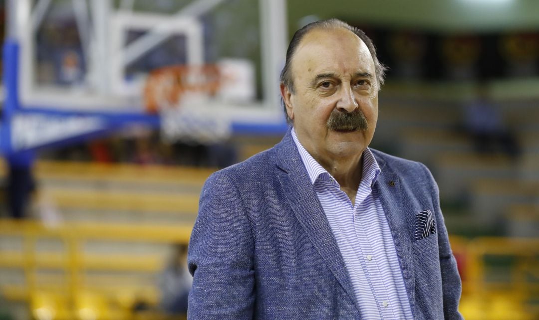 Carlos Sainz fue uno de los grandes impulsores del baloncesto femenino en España