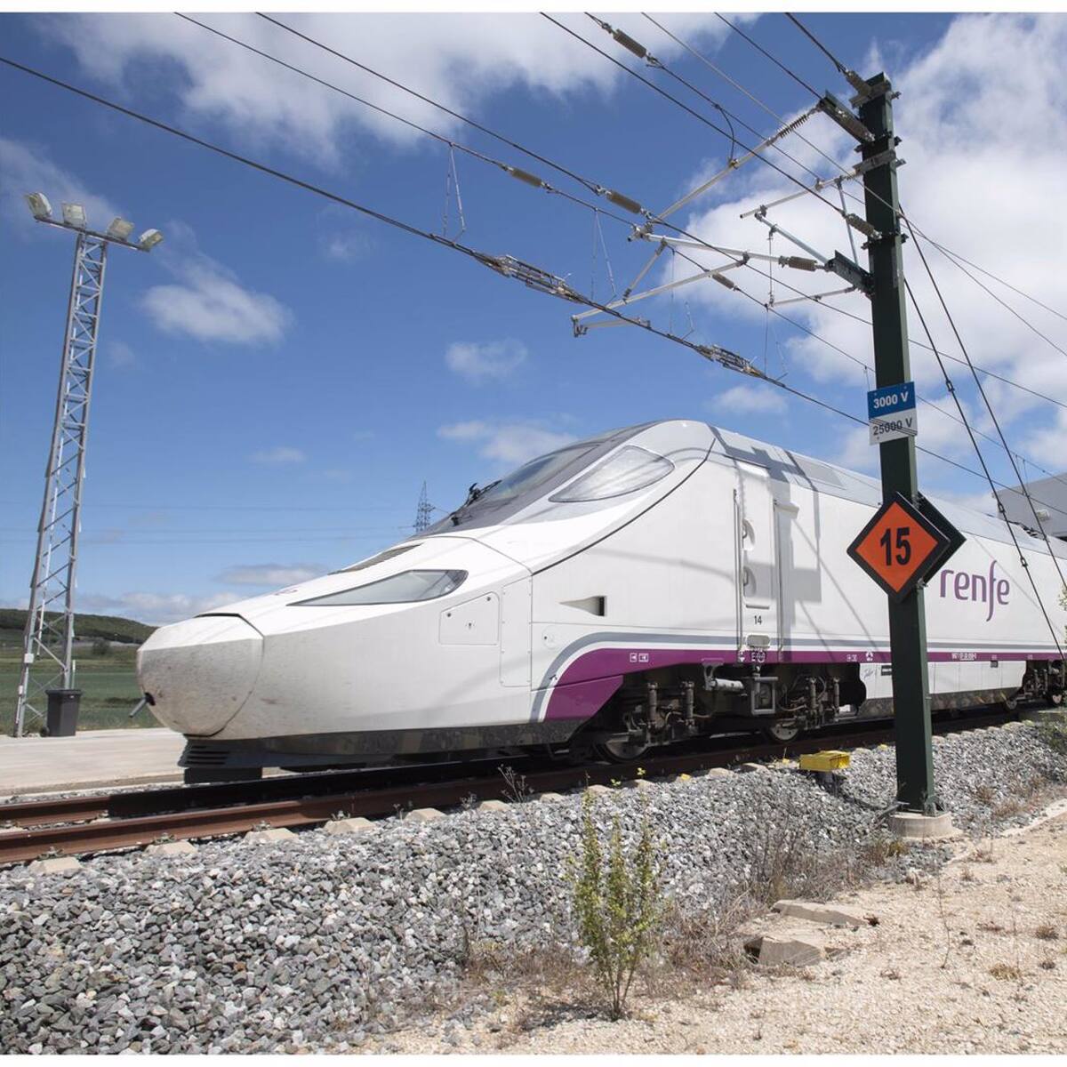 El hielo y las bajas temperaturas cierran el paso al AVE a Madrid desde Galicia
