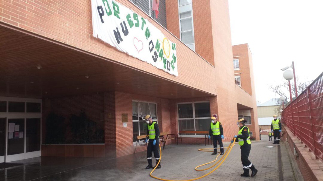 Limpieza de la Residencia de Los Royales en el confinamiento