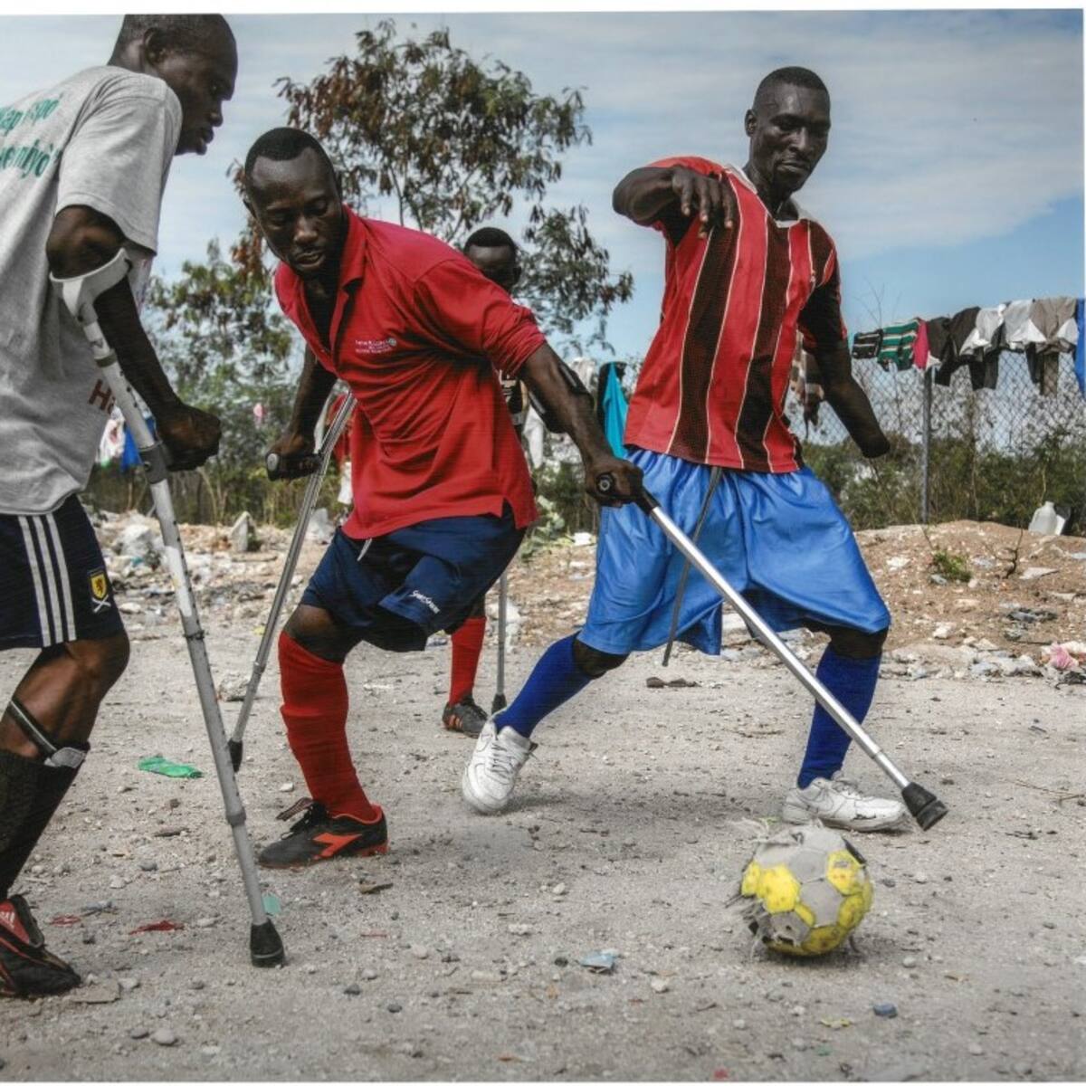 Una foto de una madre y su hija en Ghana se hace con el concurso fotgráfico de Cadis Huesca