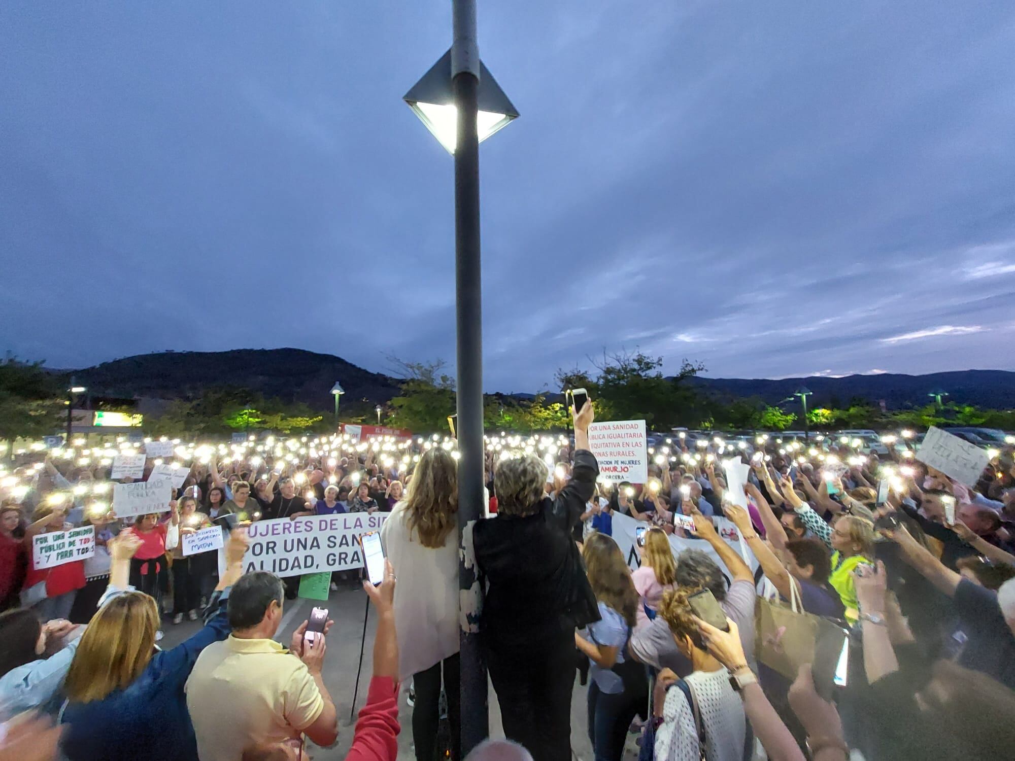 Concentración convocada en el Hospital de la Sierra de Segura.