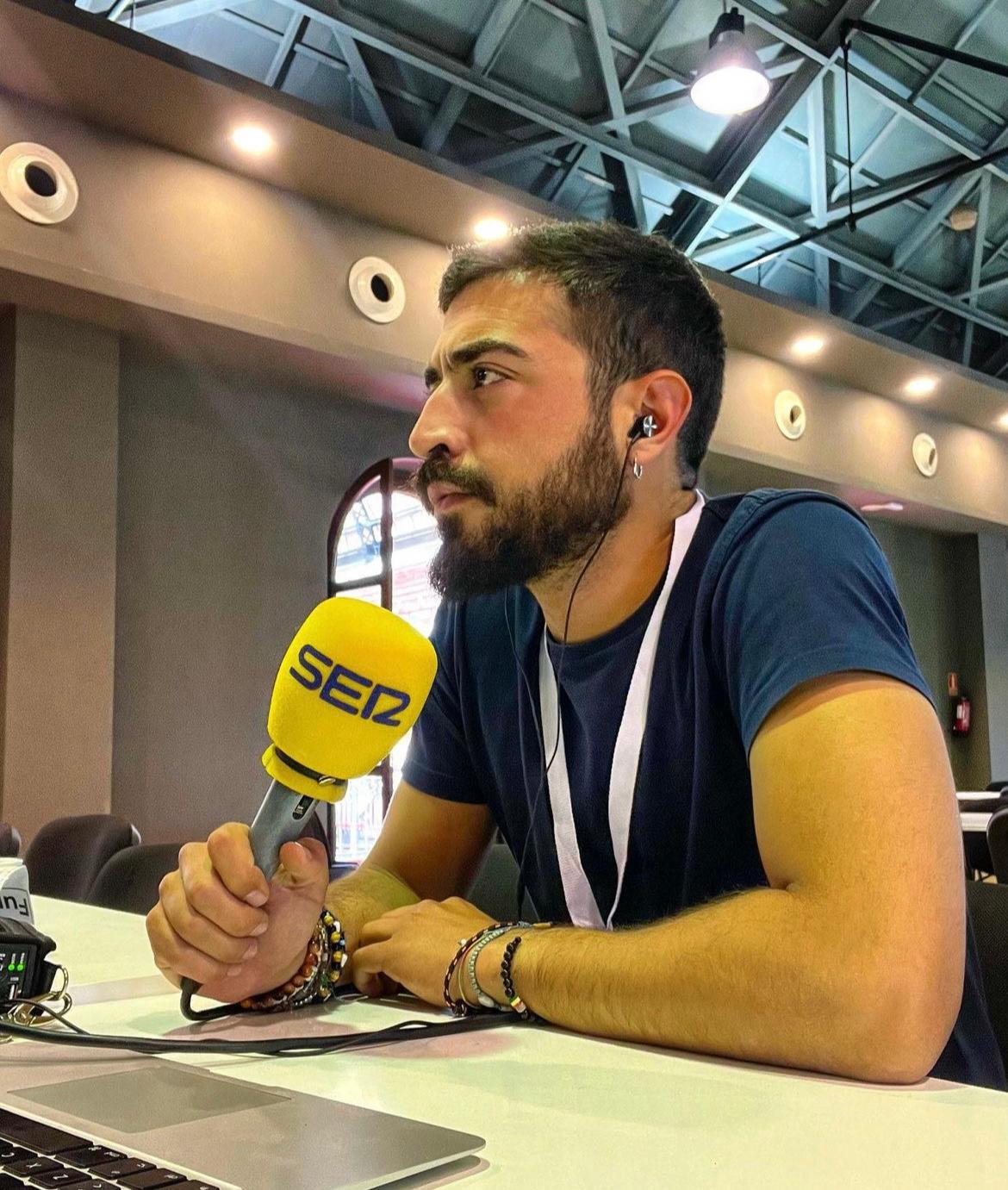 Manu Sola en el transcurso de un programa. Foto ONCE