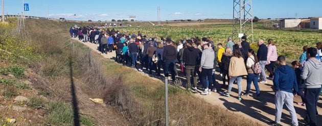 Los vecinos durante la manifestación