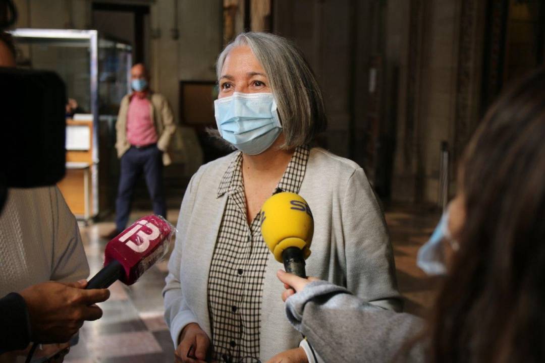 La consellera insular de Presidencia del Consell de Mallorca, Teresa Suárez, en comparecencia ante los medios de comunicación para explicar el aumento de recursos en la atención psicológica a víctimas de violencias machistas.