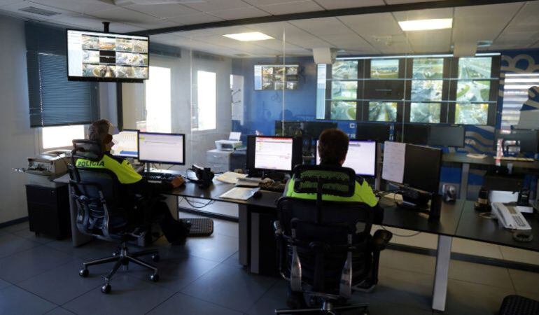 Policías de Leganés en el centro de pantallas