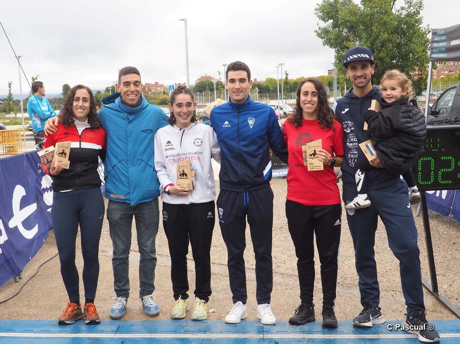 Podium masculino y femenino del Duatlón Cros Ciudad de Huesca