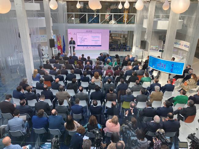 El consejero de Fomento, Nacho Hernando, ha presentado los resultados del estudio de viabilidad