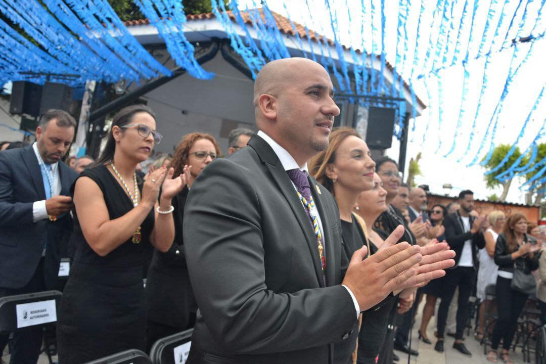 El alcalde de El Tanque, Román Martín, durante un acto público. 