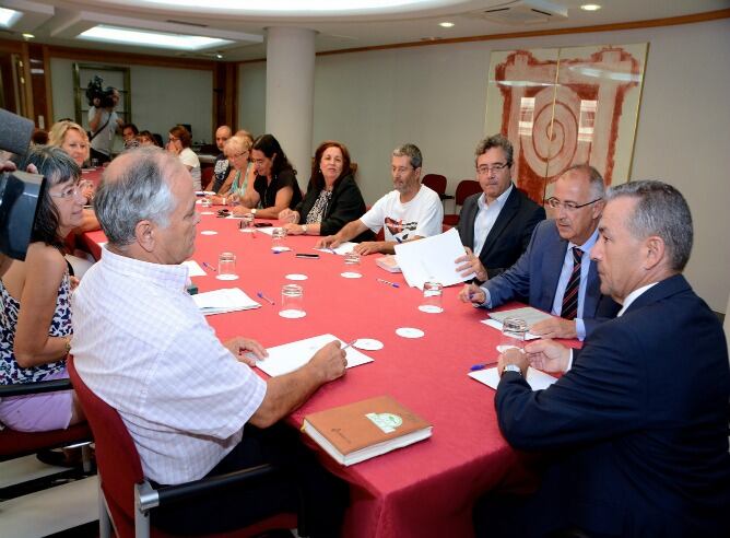 Reunión entre Paulino Rivero y agentes sociales y organizaciones ecologistas