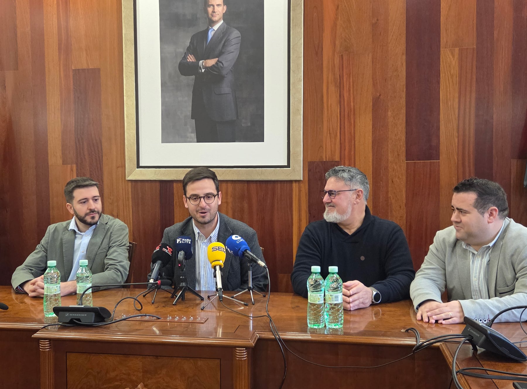 Jordi Pla, Rubén Muñoz, Vicent Molina y Saúl Serrano, durante su comparecencia ante los medios de comunicación