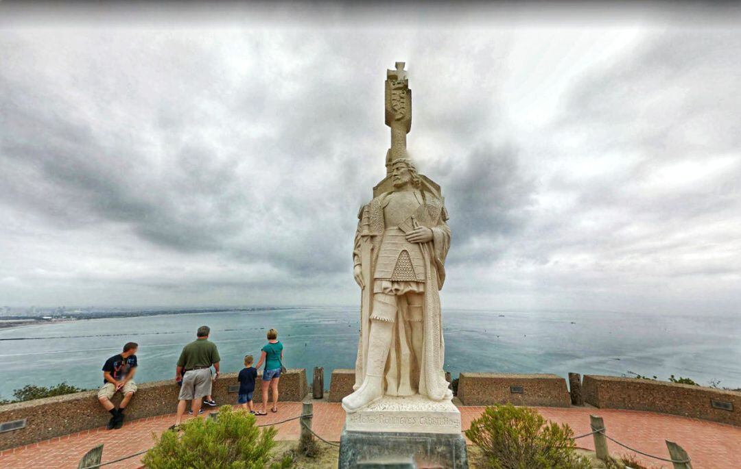 Monumento al explorador palmeño, Juan Rodríguez Cabrillo, en Punta Loma, San Diego, California.