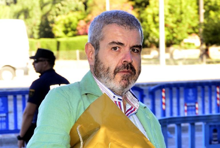 El diseñador de moda Lorenzo Caprile, amigo de la infanta Cristina, a su llegada a la Escuela Balear de la Administración Pública (EBAP) de Palma.