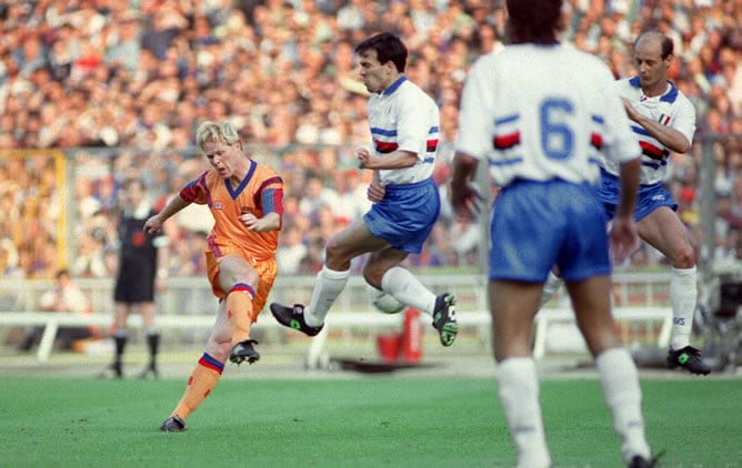 El jugador holandés anotó el único tanto de la final de la Copa de Europa de 1992 disputada en Wembley por el F.C. Barcelona y la Sampdoria