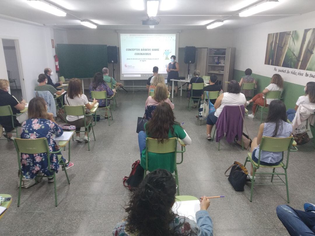 Formación educativa en uno de los centros escolares de la provincia sobre la Covid-19.