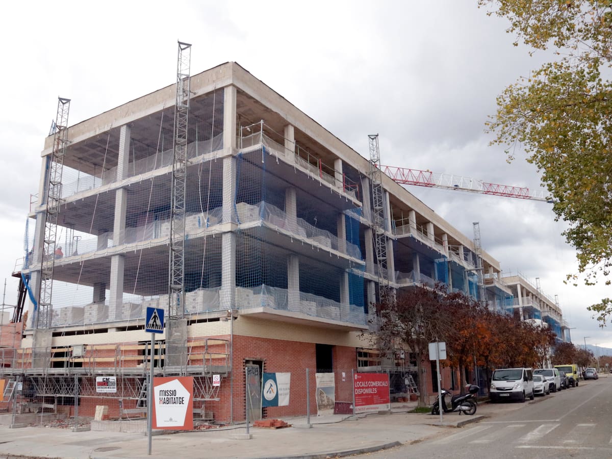 Els detalls del pacte entre el Govern i l'Església per fer habitatge social: cessió de solars dels 10 bisbats i desenes d'immobles per rehabilitar