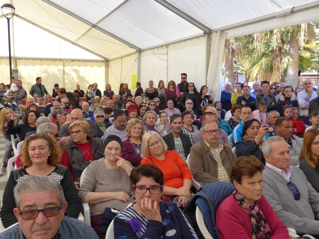 Torreños disfrutando de la fiesta de celebración de la segregación de Torrenueva 