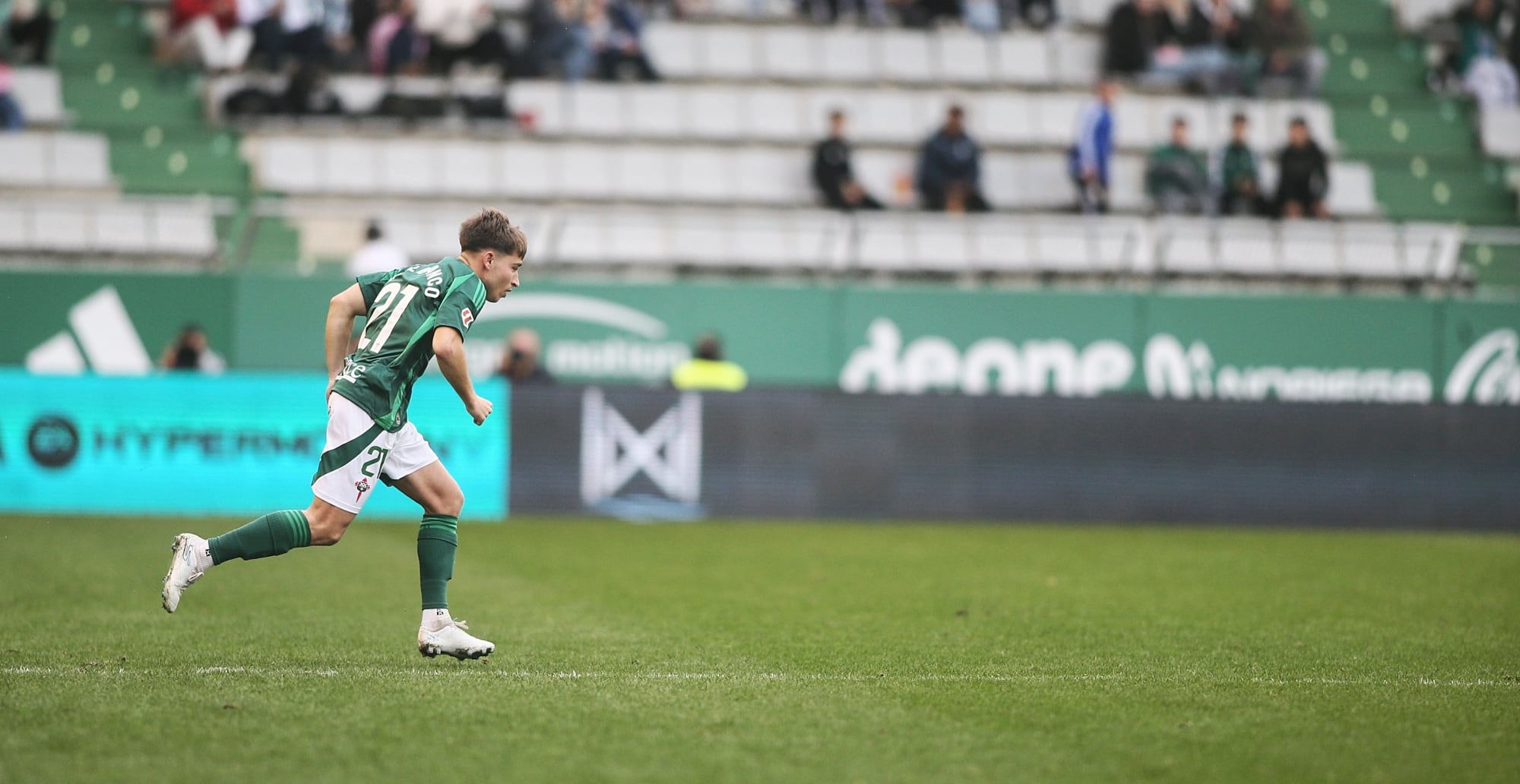 Raúl Blanco, en su debut durante el Racing-Cartagena (foto: Mero Barral para Cadena SER)