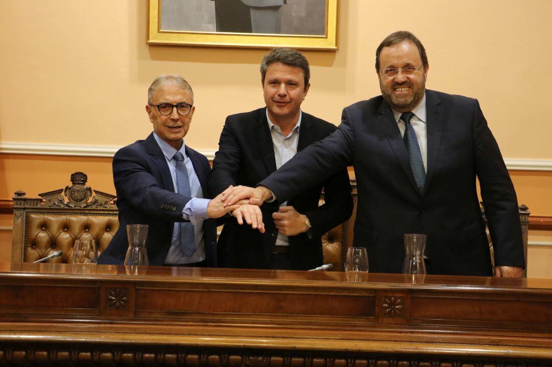 Consejo General del Consorcio con la presencia del alcalde de Hendaya, Kotte Ecenarro, el de Irun, José Antonio Santano y el de Hondarribia, Txomin Sagarzazu.  