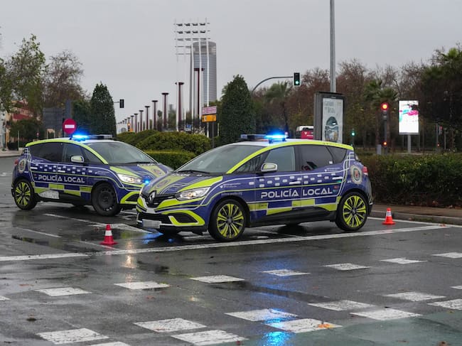 Archivo - agentes de la Policía Local de Sevilla.- María José López - Europa Press - Archivo