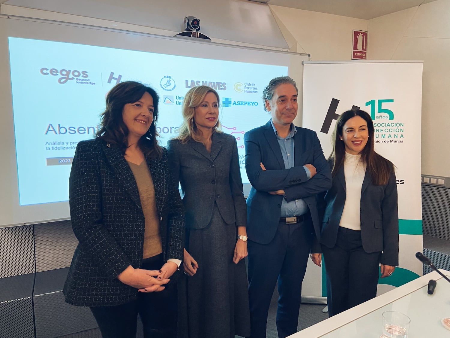 Pepa Jiménez, presidenta de Dirección Humana, la directora del SEF, Marisa López Aragón, el director de Mercado Valencia , José Juan Aguilar y la vicedecana de la Facultad de Ciencias del Trabajo de la UMU, Isabel Barba