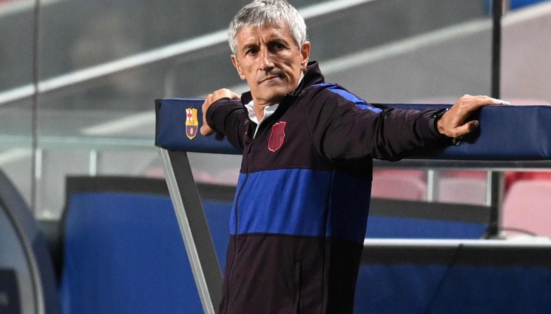 Quique Setién, en el banquillo del FC Barcelona.