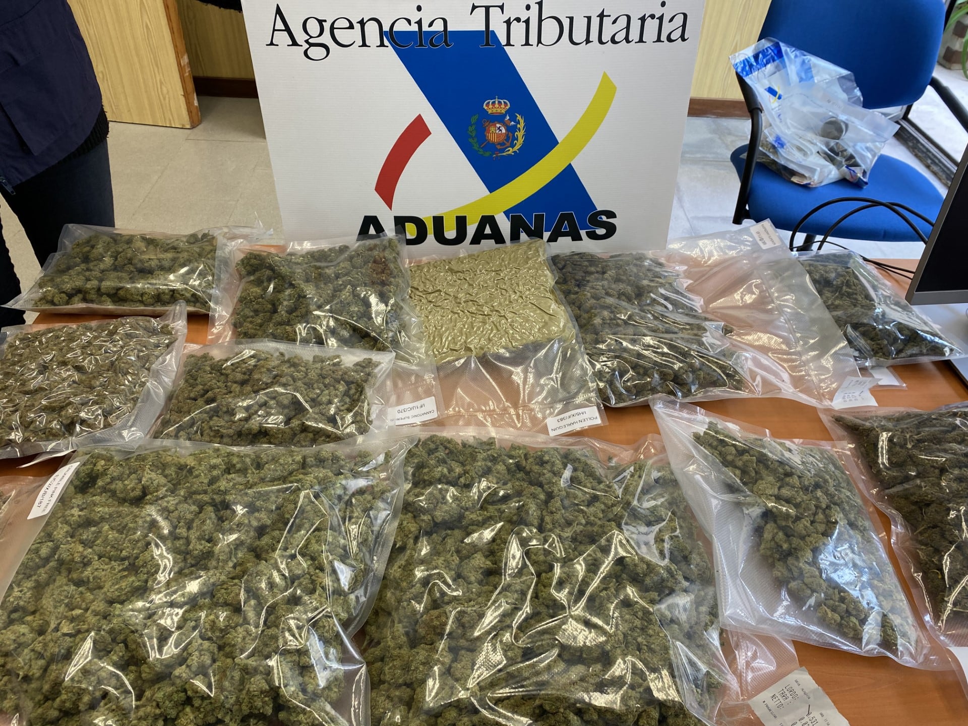 Aduanas interviene 2,8 kilos de cogollos de marihuana y de 500 gramos de polen de &#039;cannabis&#039;